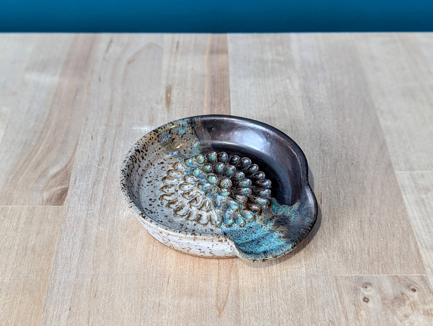 Spoon Rest with Garlic Grater