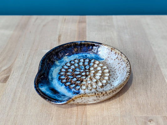 Spoon Rest with Garlic Grater