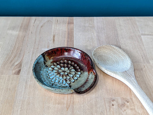 Spoon Rest with Garlic Grater