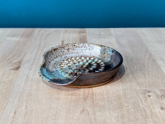 Spoon Rest with Garlic Grater