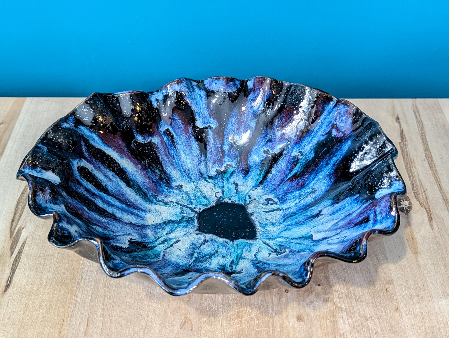 Scalloped Serving Bowl
