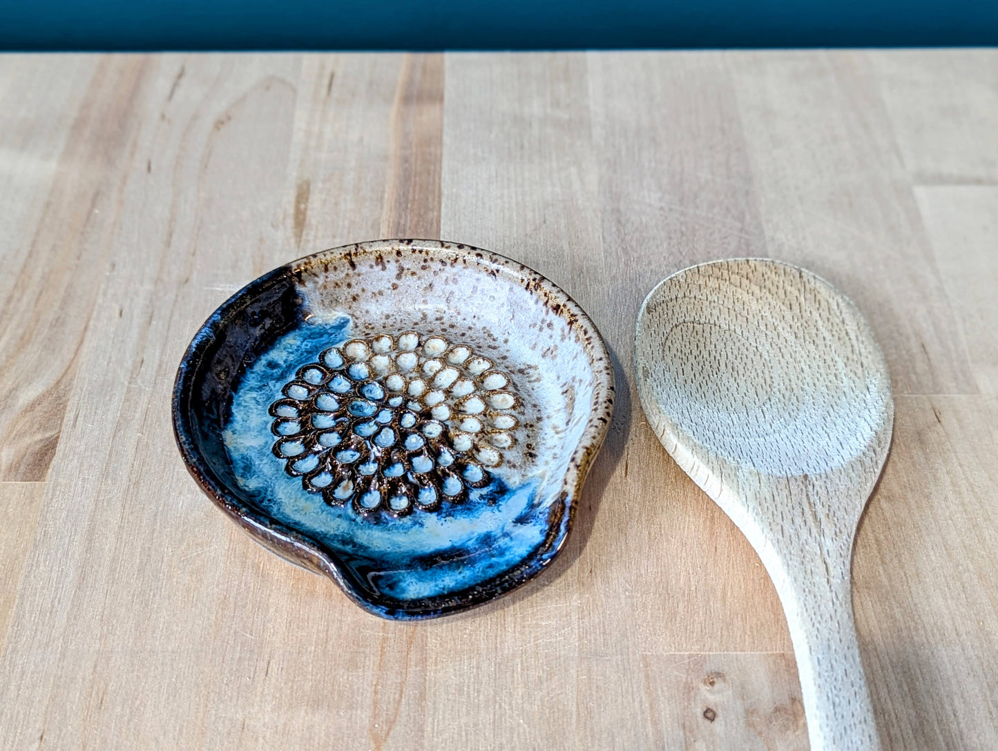 Spoon Rest with Garlic Grater